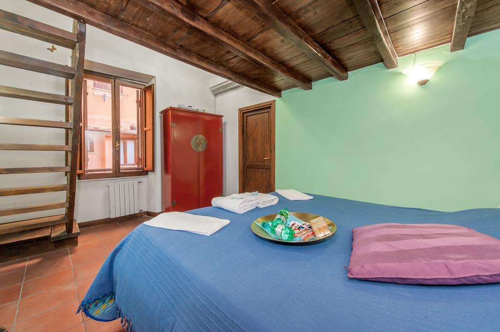 Signor Suite Colosseo Рим Стая снимка